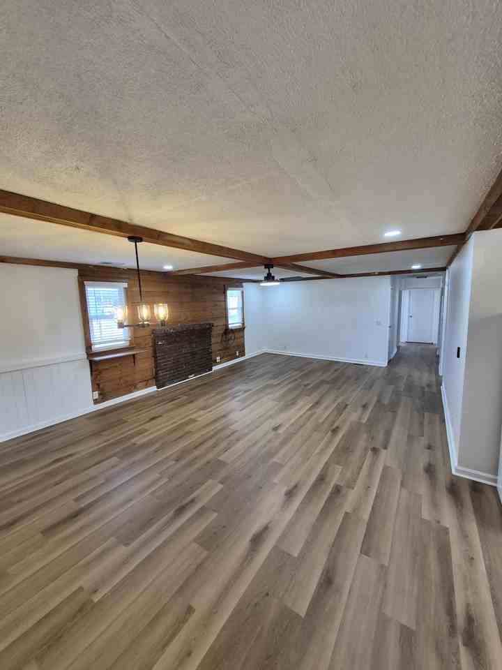 10611 W Manslick Rd - Photo 2 of 11