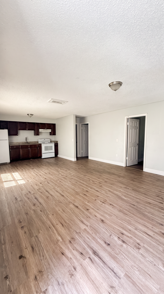 1105 Old South Dr #A - Photo 4 of 11