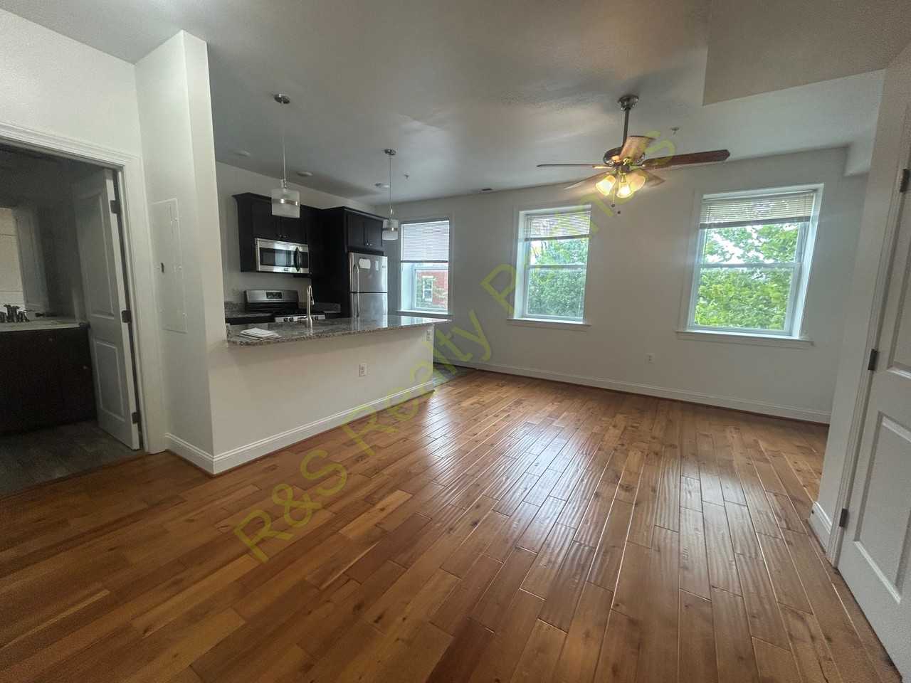 301 E 29th St #2 - Photo 2 of 10