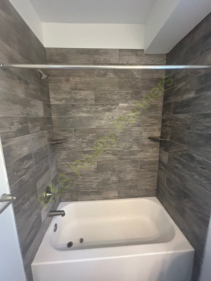301 E 29th St #2 - Photo 4 of 10