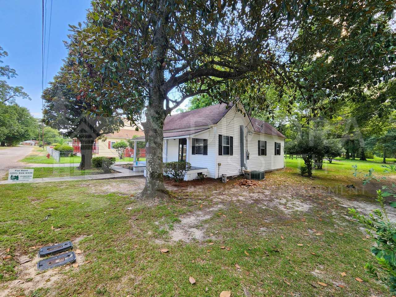 215 Adams St - Photo 3 of 5