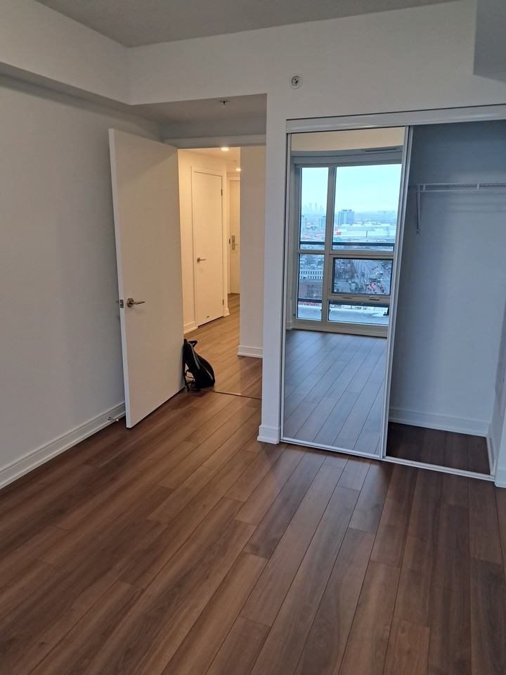 30 Samuel Wood Way #1801 - Photo 5 of 9