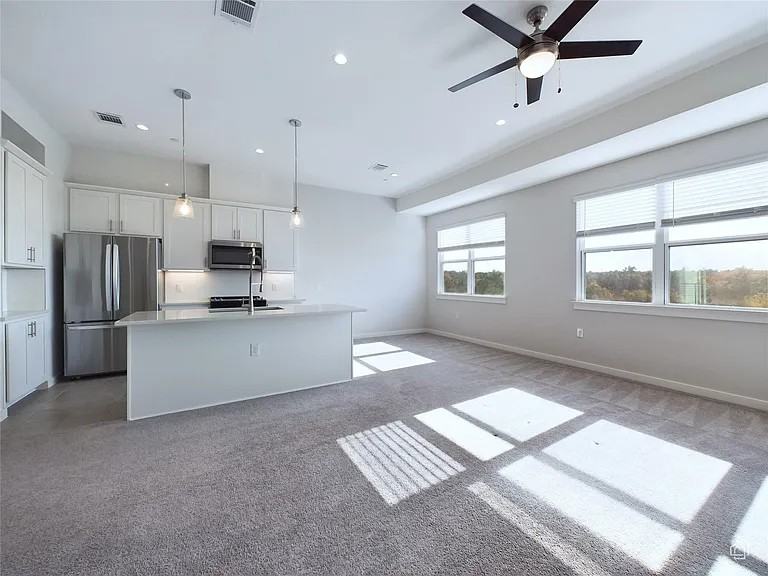 12001 Vista Parke Drive - Photo 4 of 32