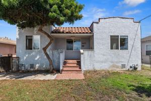 featured image of 11012 Eastwood Ave