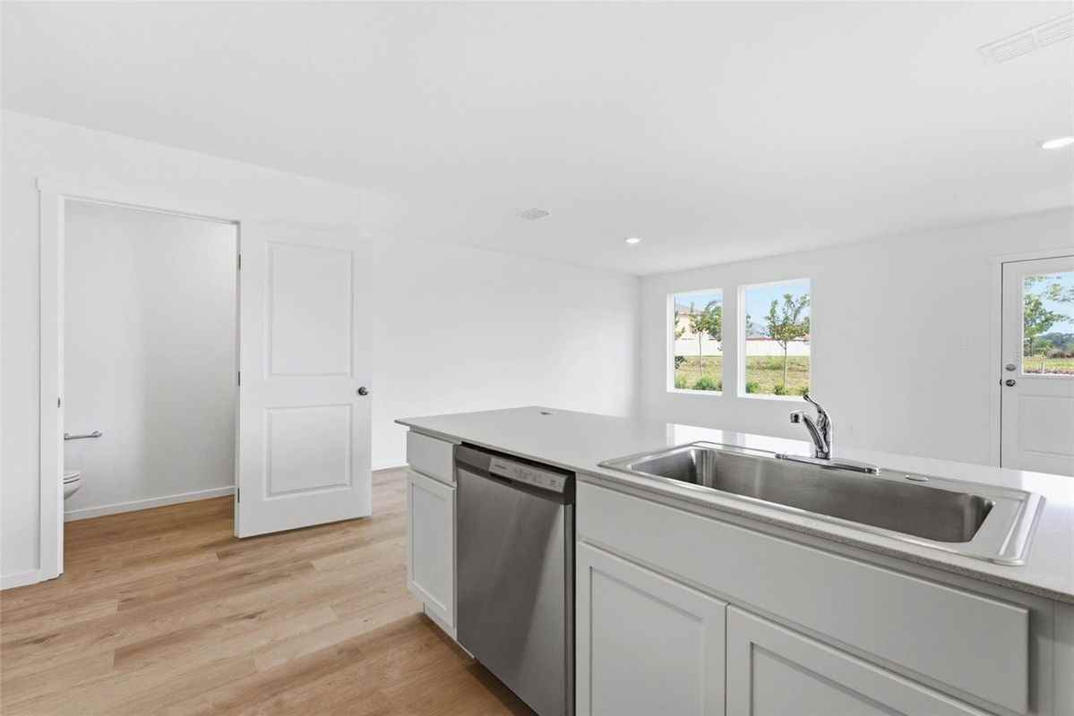 1557 Plank Pl - Photo 7 of 15