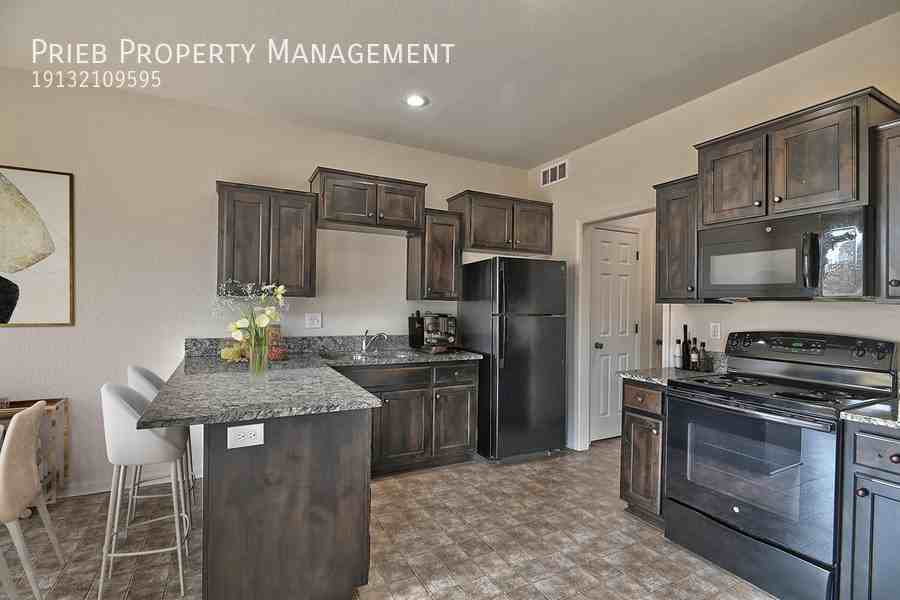 2069 S 137th St - Photo 4 of 17