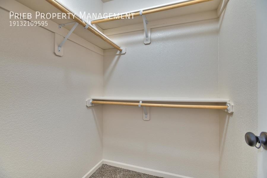 2069 S 137th St - Photo 7 of 17
