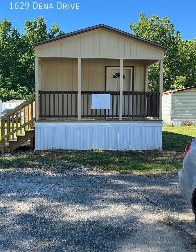 1629 Dena Dr - Photo 2 of 9