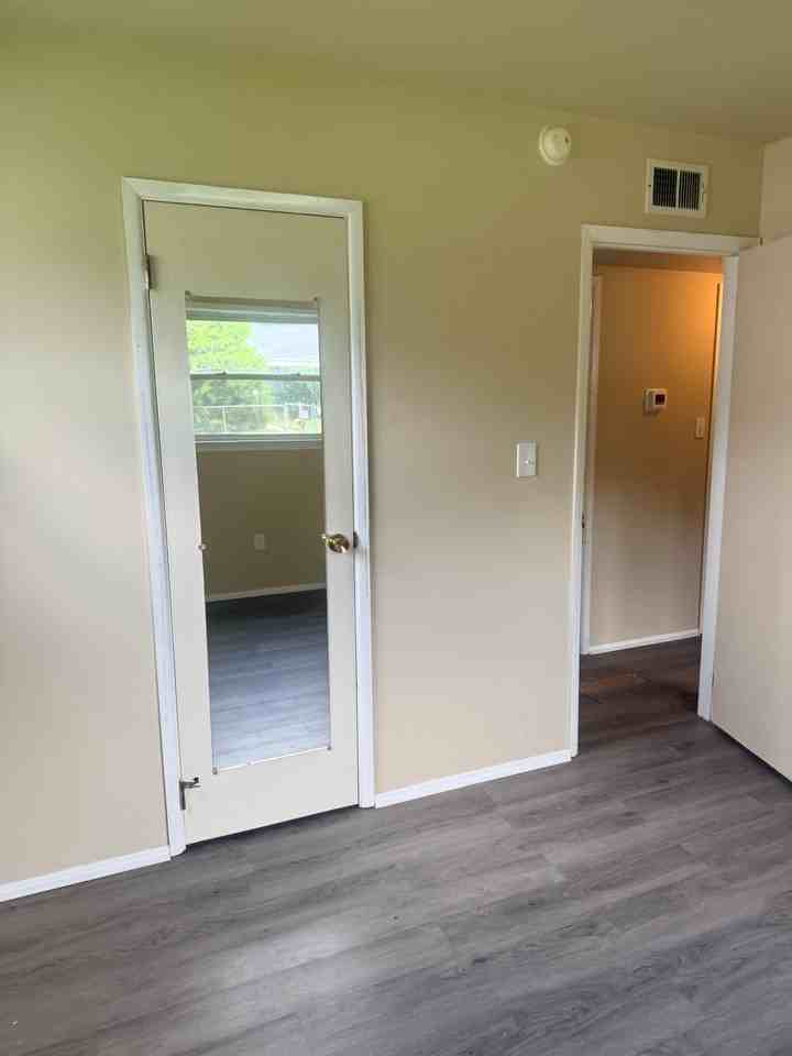 432 Linden St - Photo 7 of 25