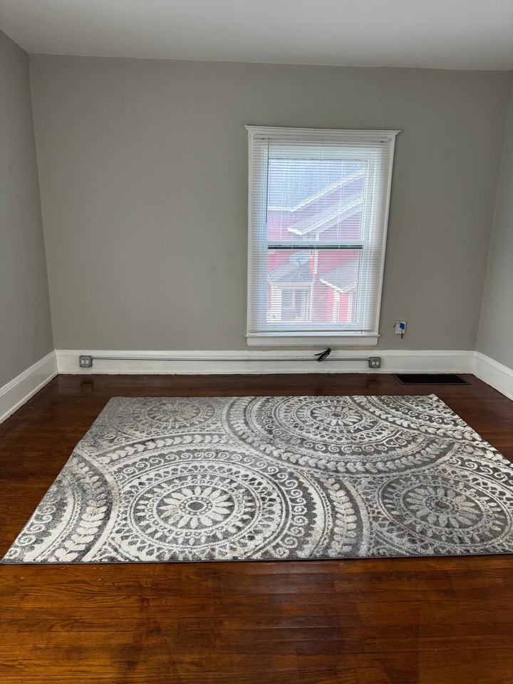 112 Eastern Ave Se #2 - Photo 3 of 19