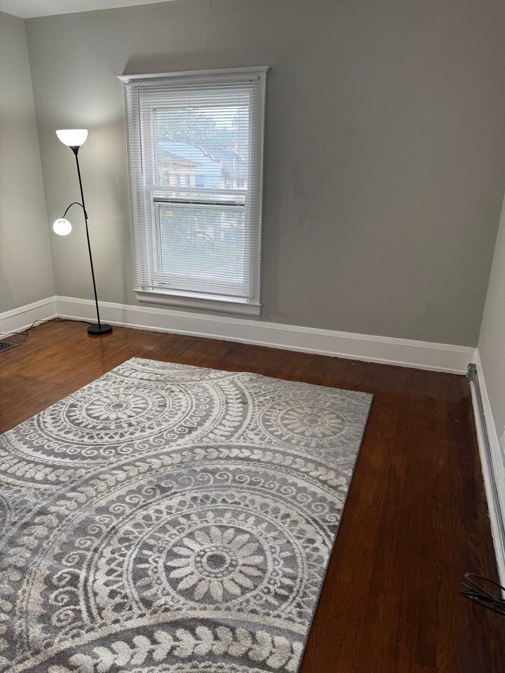 112 Eastern Ave Se #2 - Photo 4 of 19