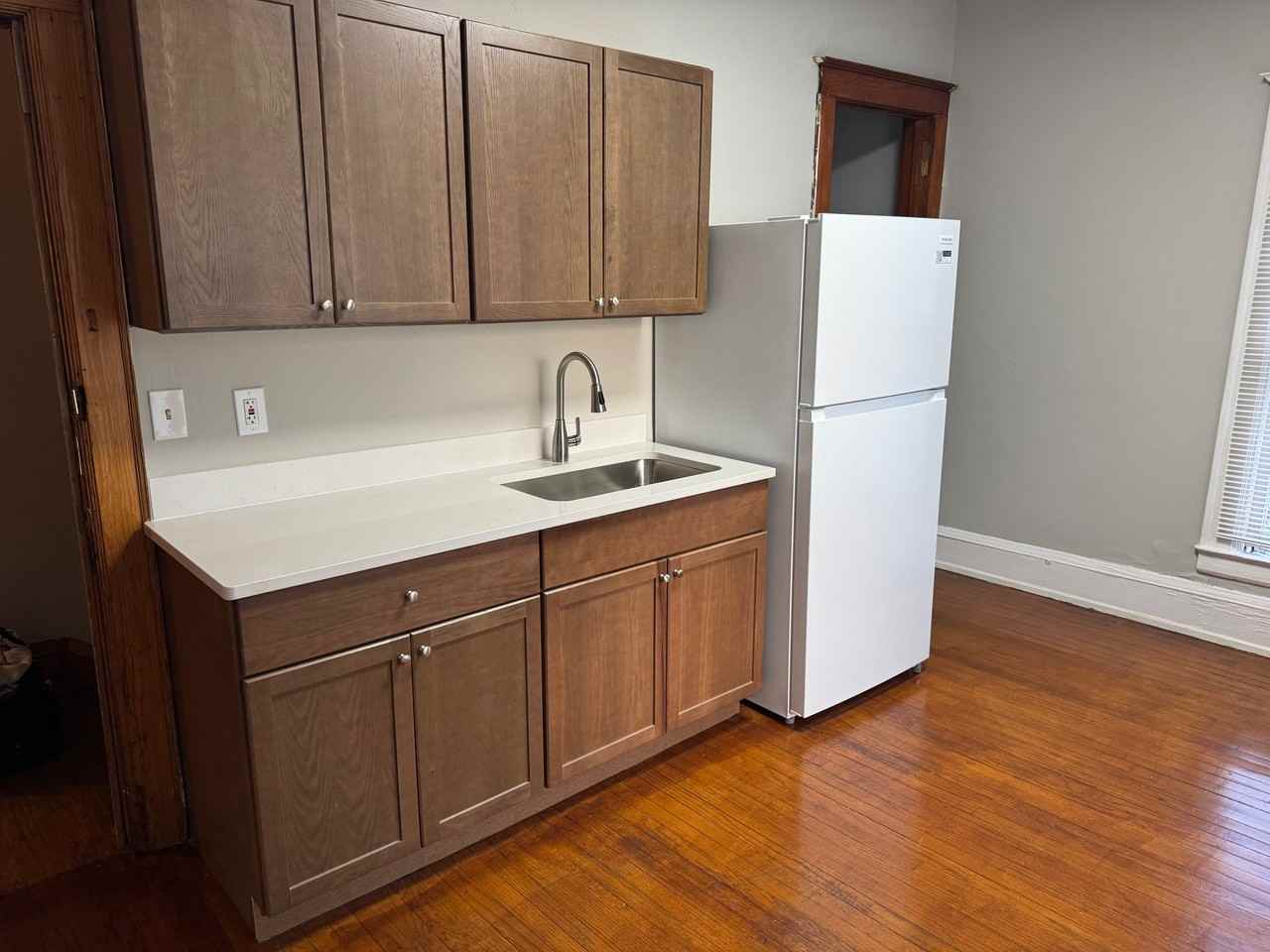 112 Eastern Ave Se #2 - Photo 6 of 19