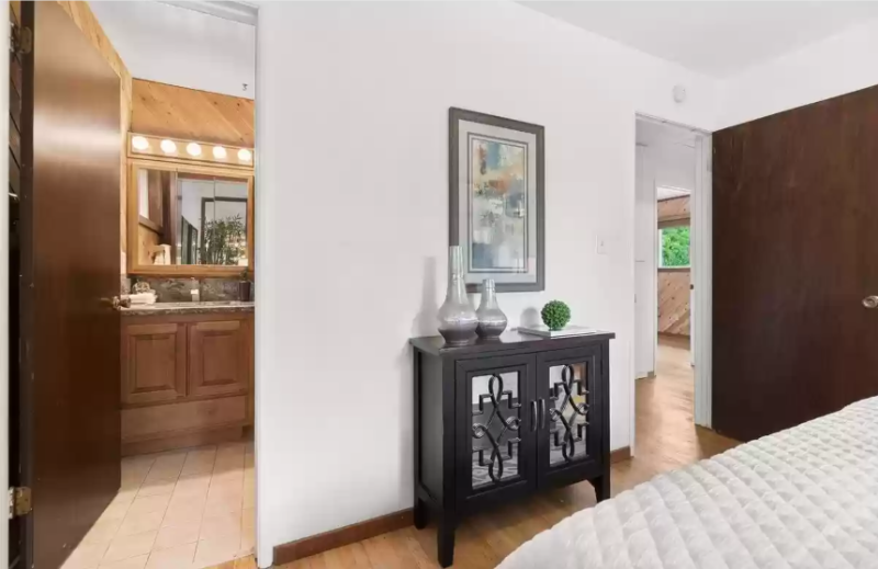 1508 Pacific Dr - Photo 3 of 10