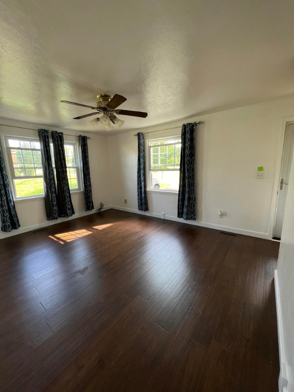 309 55th St - Photo 4 of 6