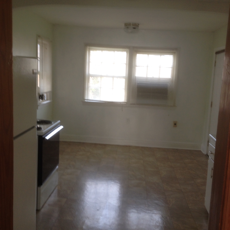 1037 6th St W #3 - Photo 6 of 11