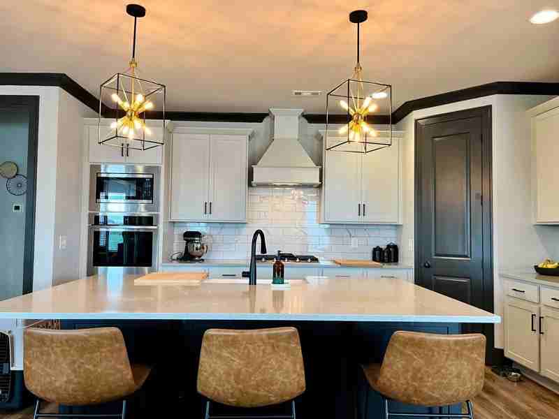7033 Balcolm Ct - Photo 6 of 25