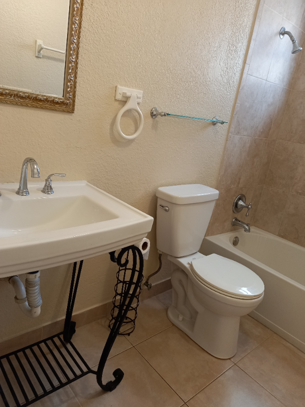 16 Avenue West - Photo 4 of 32