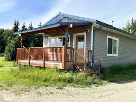 featured image of 690 El Rancho Dr #B