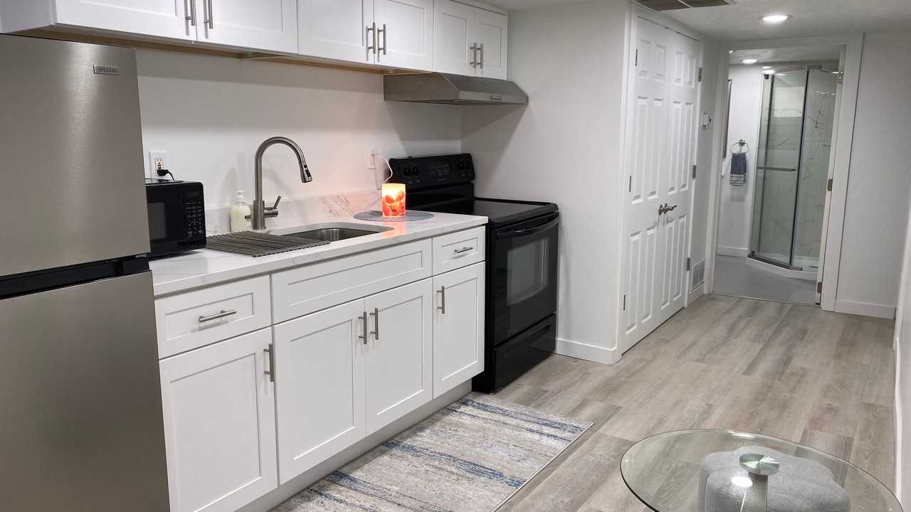 726 S Post St - Photo 3 of 11
