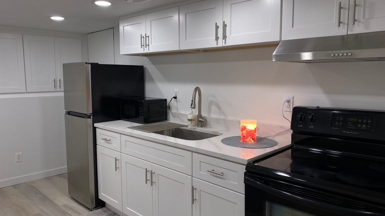 726 S Post St - Photo 5 of 11