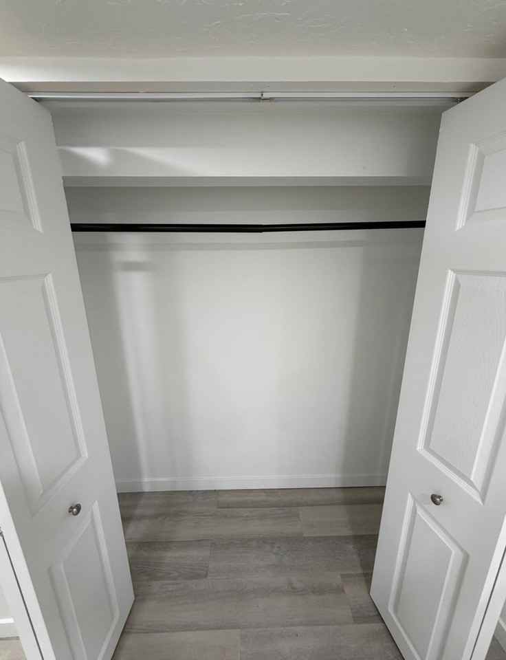 726 S Post St - Photo 6 of 11