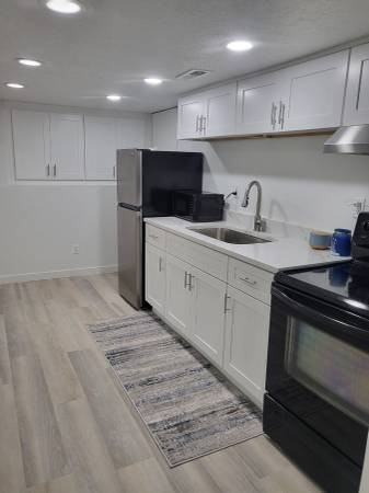 726 S Post St - Photo 7 of 11