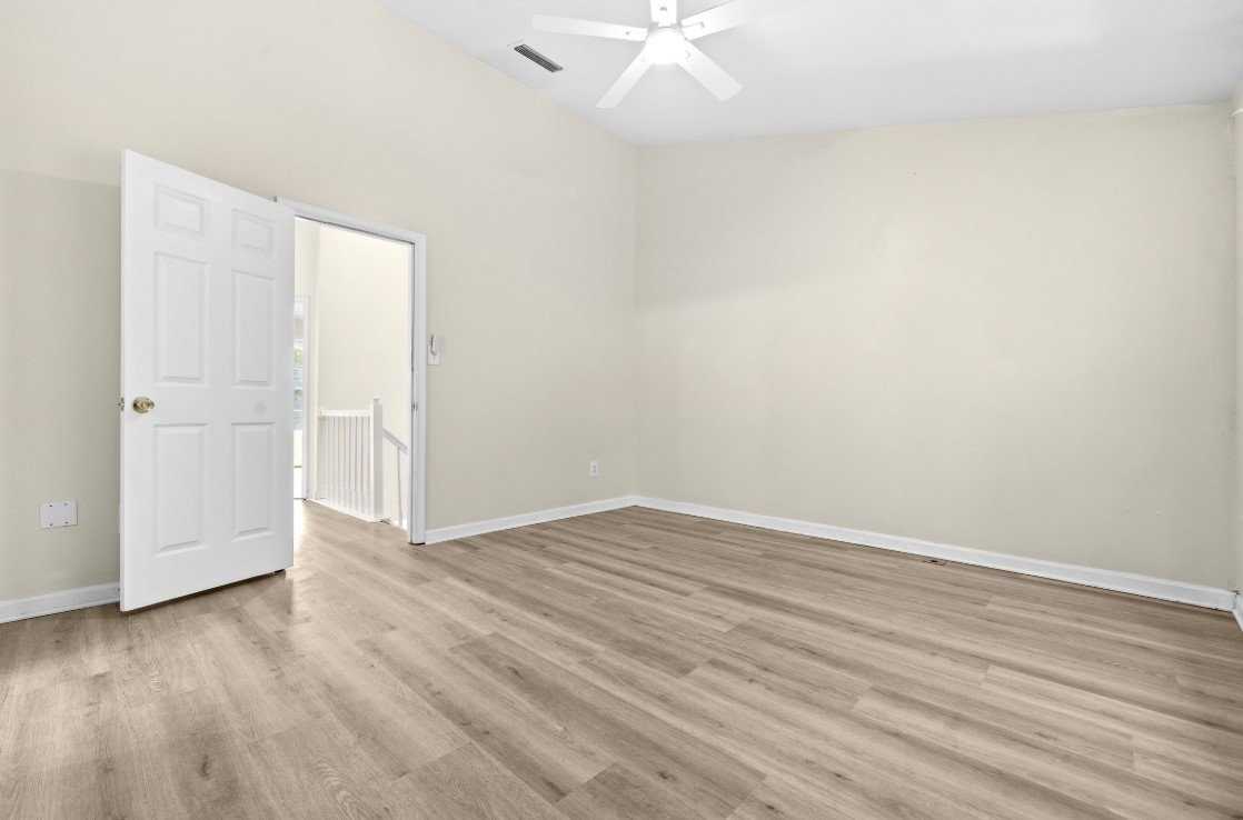 6016 Rockton Ct - Photo 6 of 6
