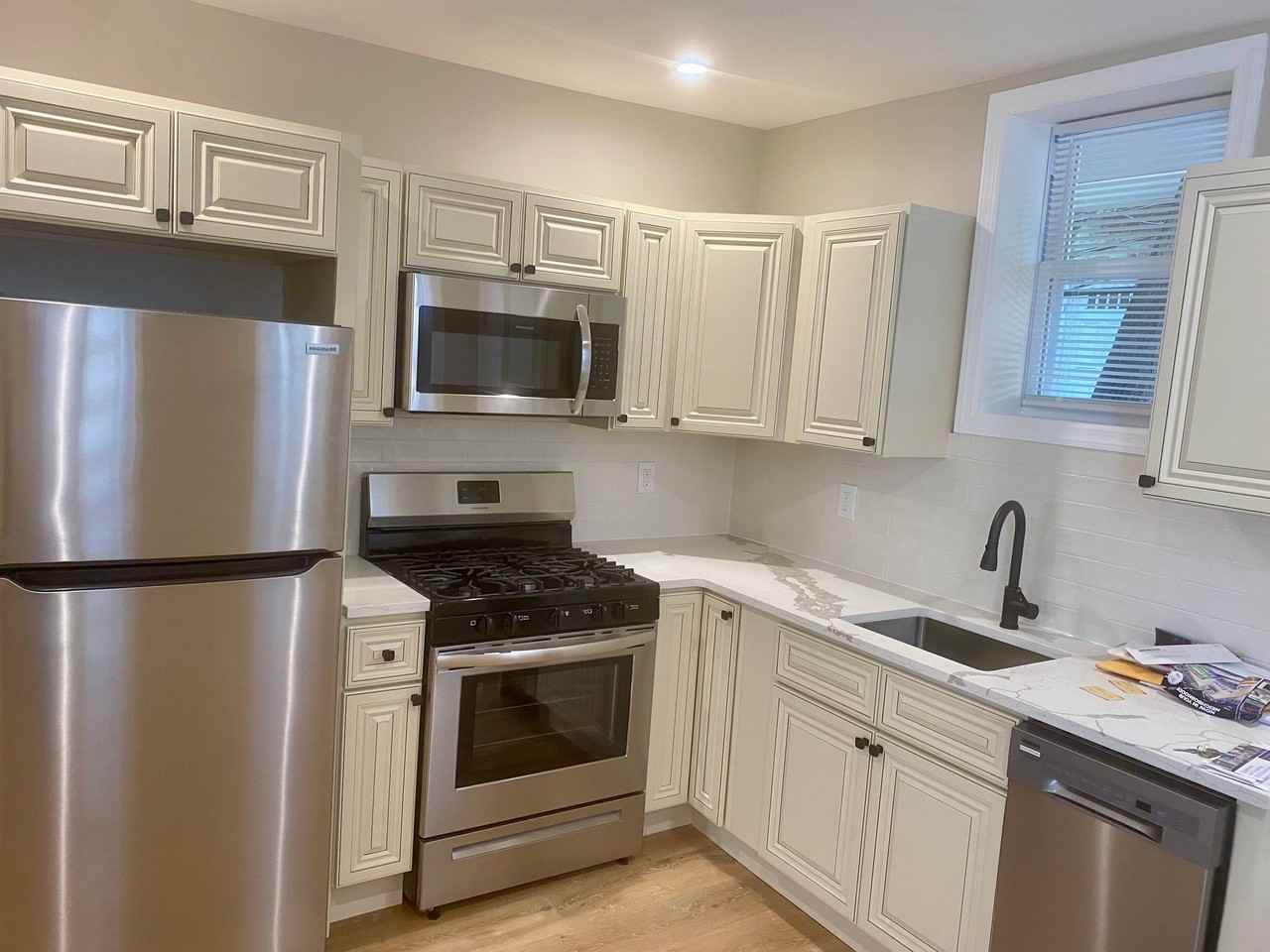 5828 Windsor Ave - Photo 3 of 6