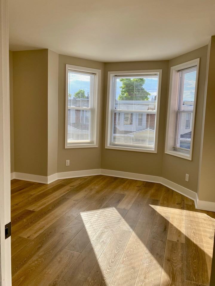 5828 Windsor Ave - Photo 5 of 6