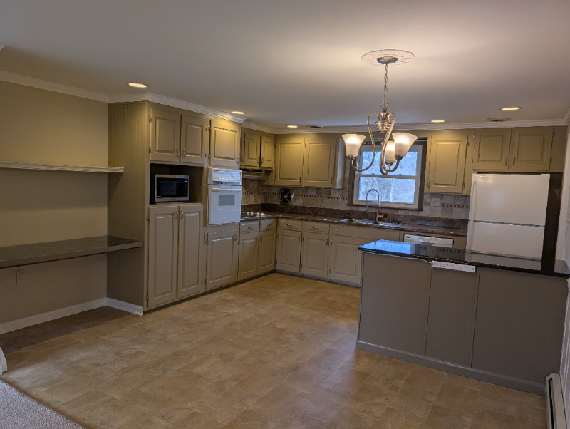 2039 Pine Dr - Photo 2 of 20