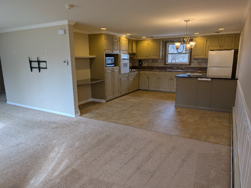 2039 Pine Dr - Photo 3 of 20