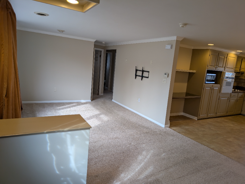 2039 Pine Dr - Photo 4 of 20