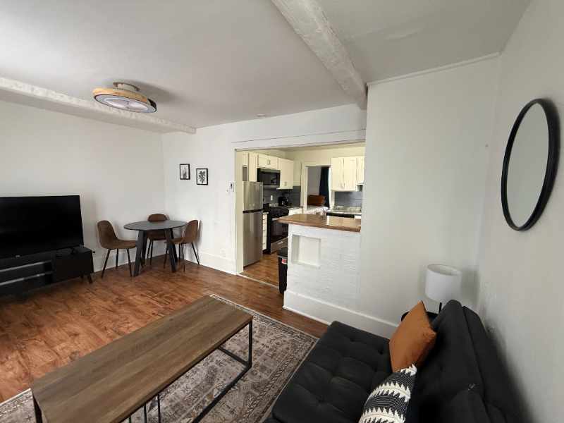 104 1/2 E William St - Photo 3 of 7