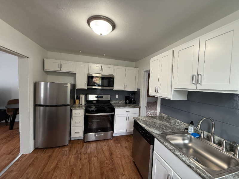 104 1/2 E William St - Photo 5 of 7