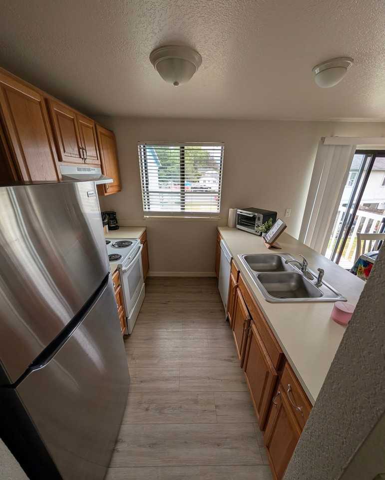 18510 Blueberry Ln #D - Photo 2 of 14