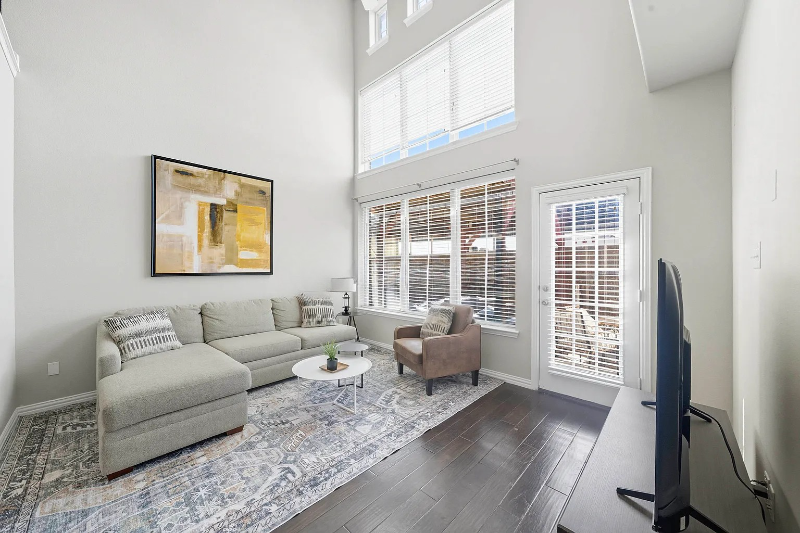 374 Hamilton St - Photo 4 of 19