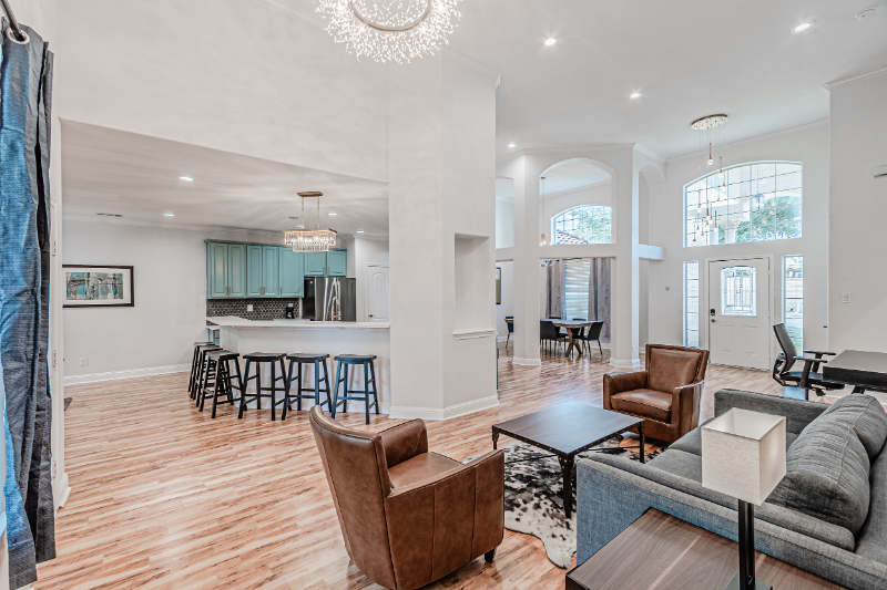4224 Las Brisas Dr - Photo 5 of 17