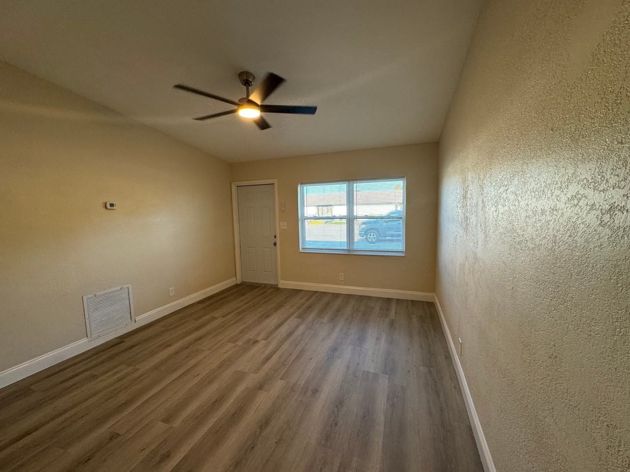207 Nw 5th Ave #209 - Photo 6 of 28