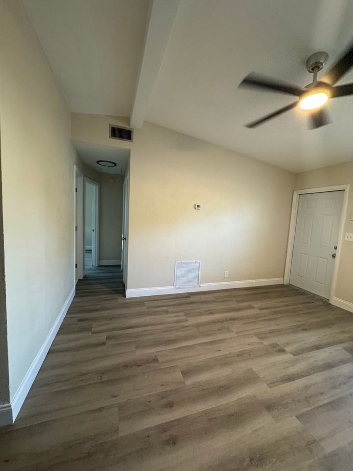 207 Nw 5th Ave #209 - Photo 7 of 28