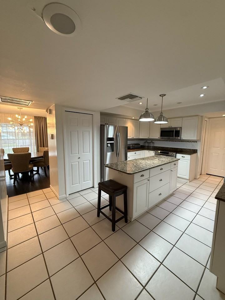 8004 Beltrees Ct - Photo 5 of 13