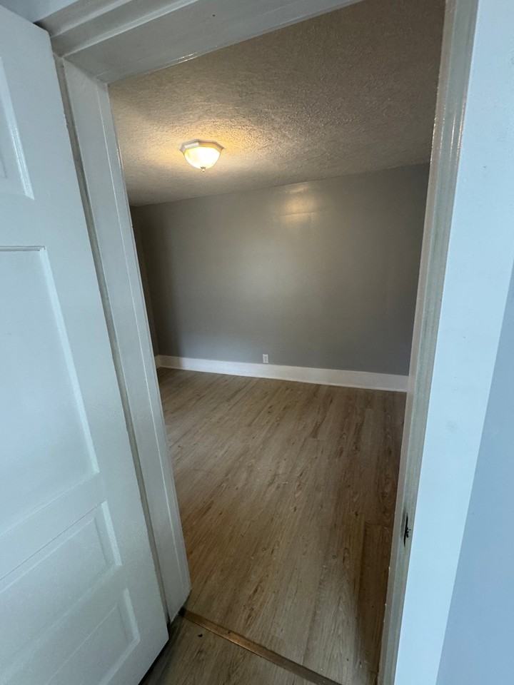 506 S Market St #C - Photo 5 of 11