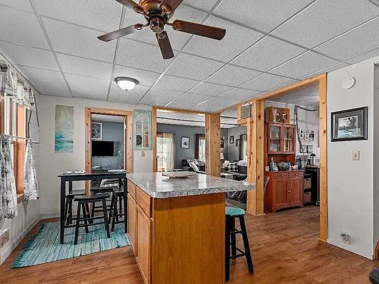 225 Prospect St - Photo 6 of 13