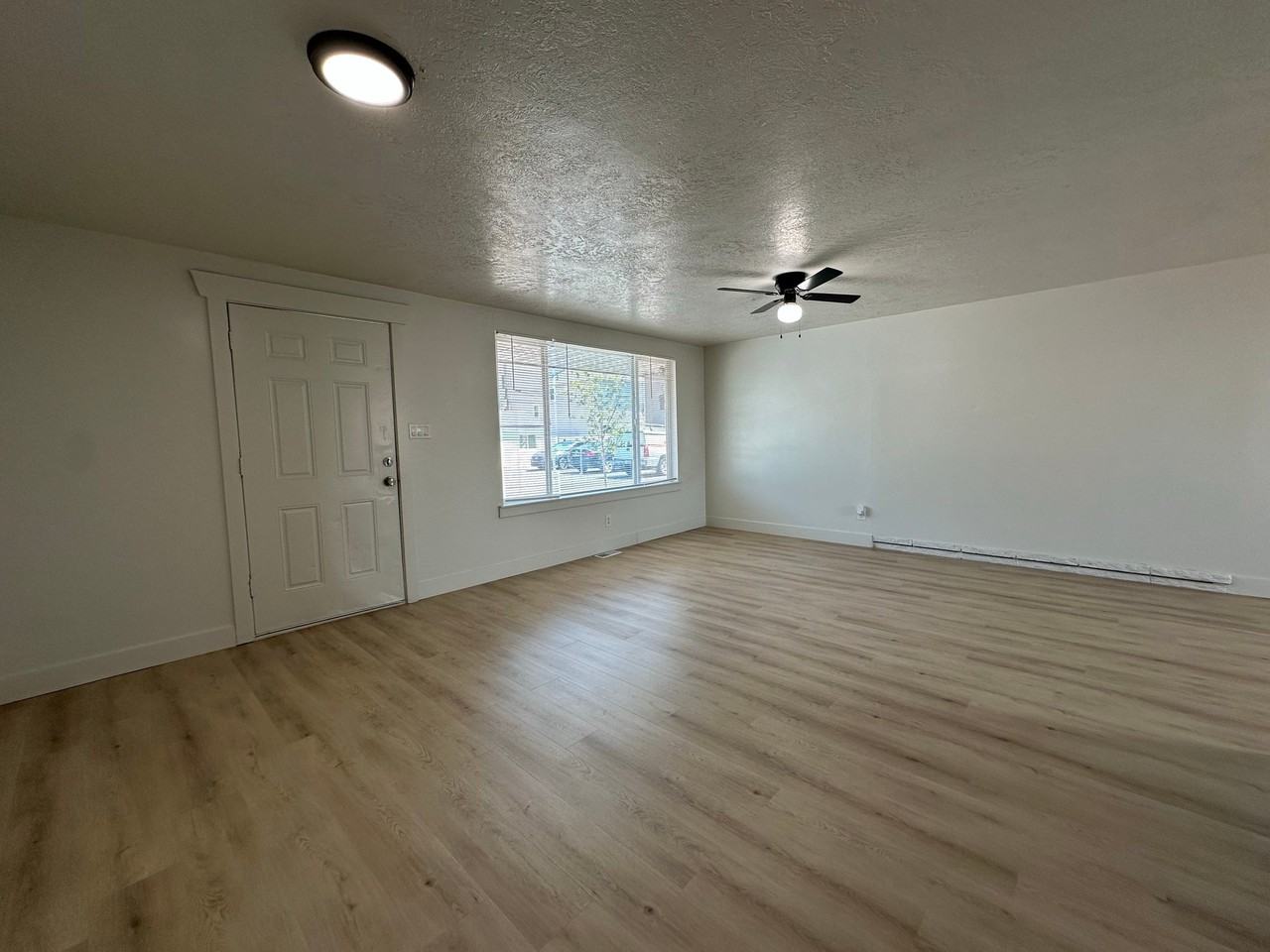 3440 S St #11 - Photo 3 of 20