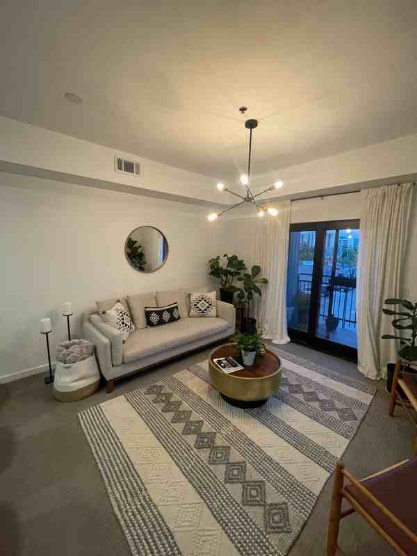 228 E St - Photo 2 of 8