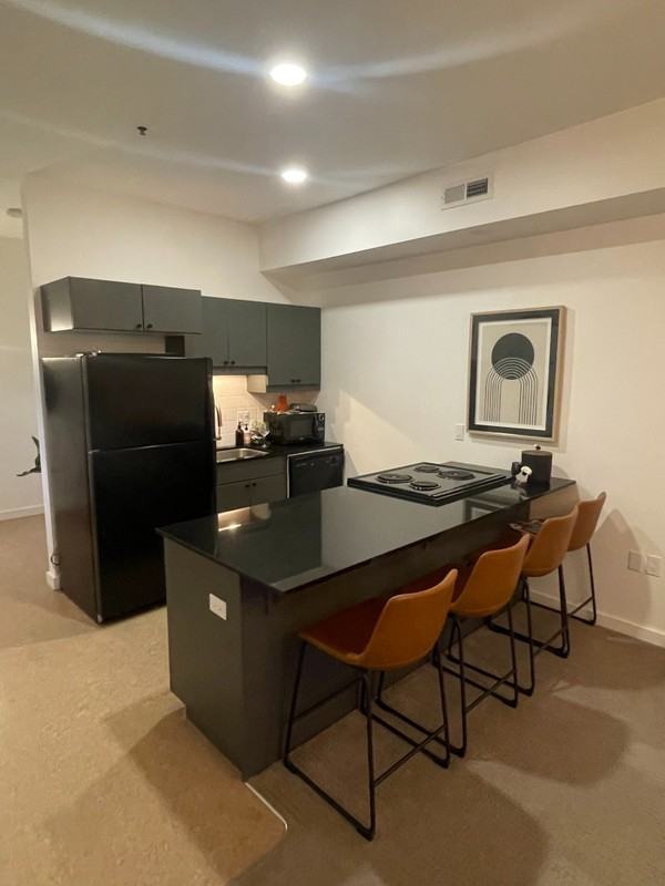 228 E St - Photo 4 of 8