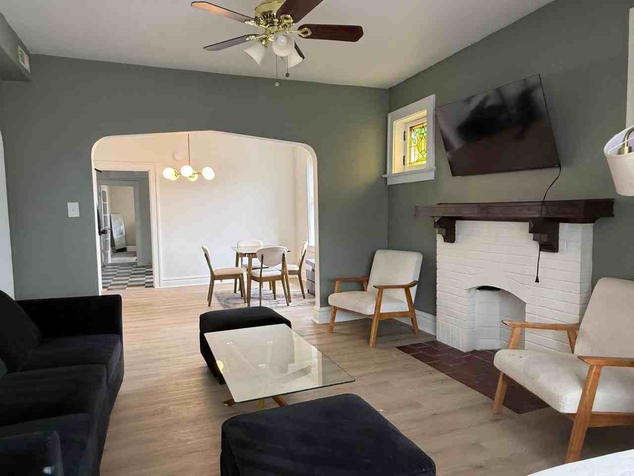 4909 Lansdowne Ave #2E - Photo 4 of 18