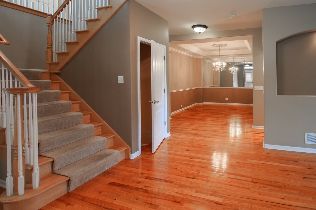 24813 Ironwood Ct - Photo 4 of 20