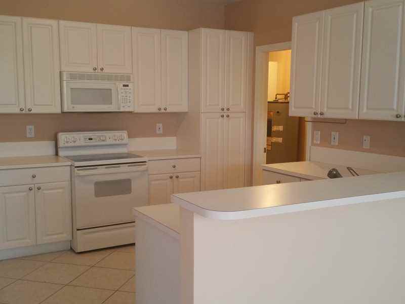 6824 NW 107th Pl - Photo 2 of 8
