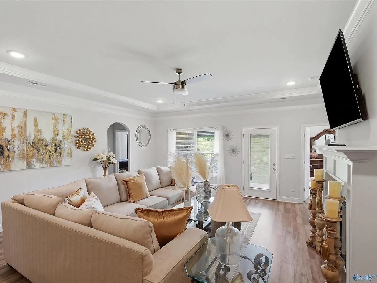 122 Hutchinson Rd - Photo 3 of 7