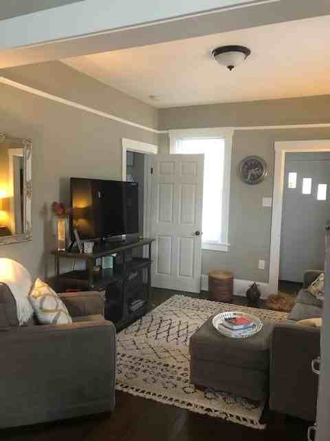 308 W Scott St - Photo 5 of 19